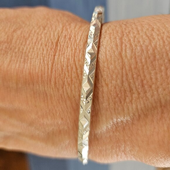 Set of 4 Sterling Silver Bangles - Picture 3 of 8